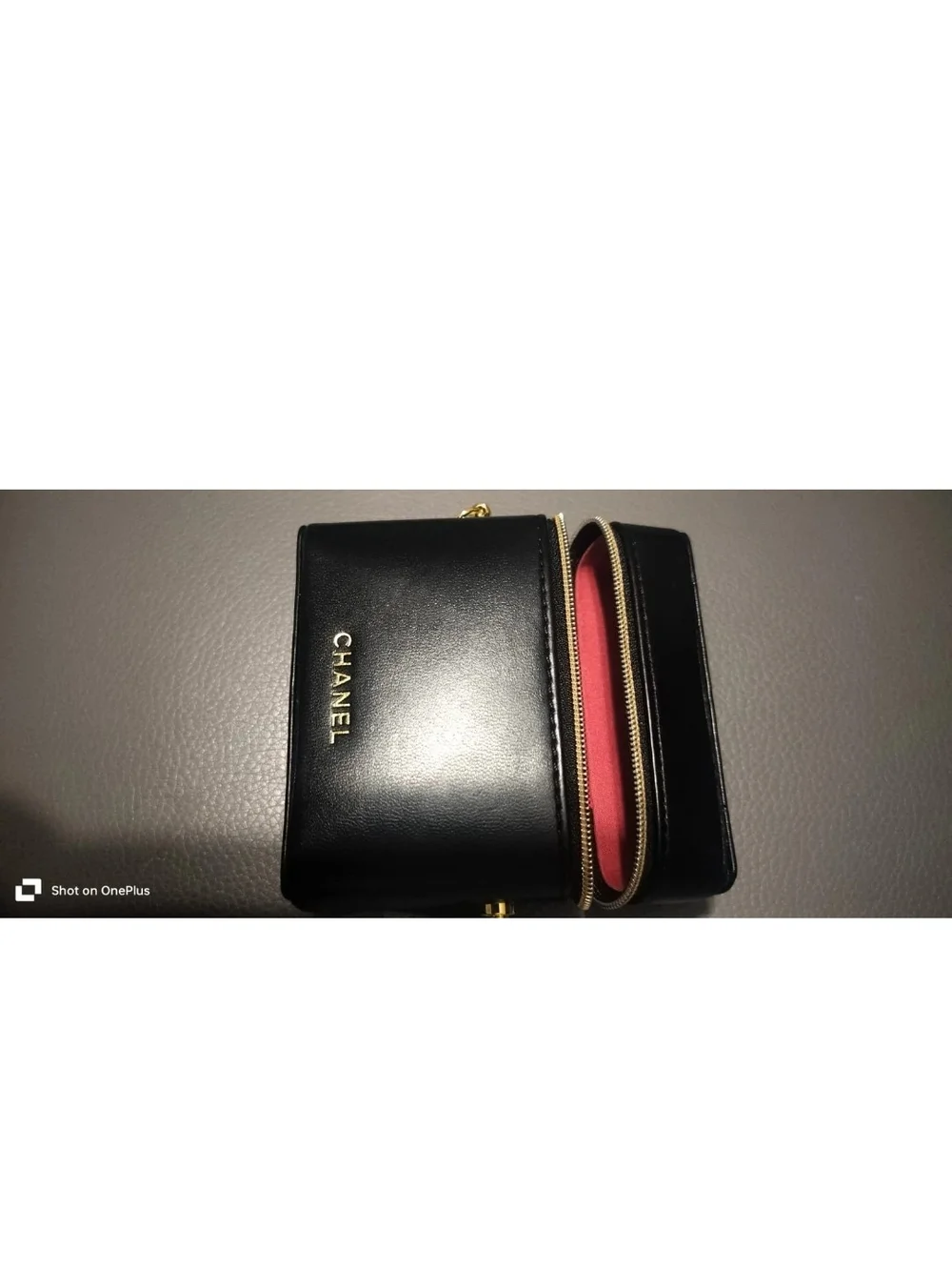 CHANEL Black Leather Cosmetic Case with Gold Hardware🌷🌷🌷🌷
